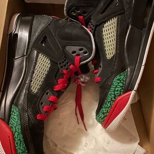 Jordan Spizike size 11 men’s. Used but great condition. Barely worn.